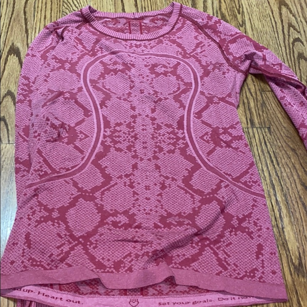 Red snakeskin lululemon swiftly!!!